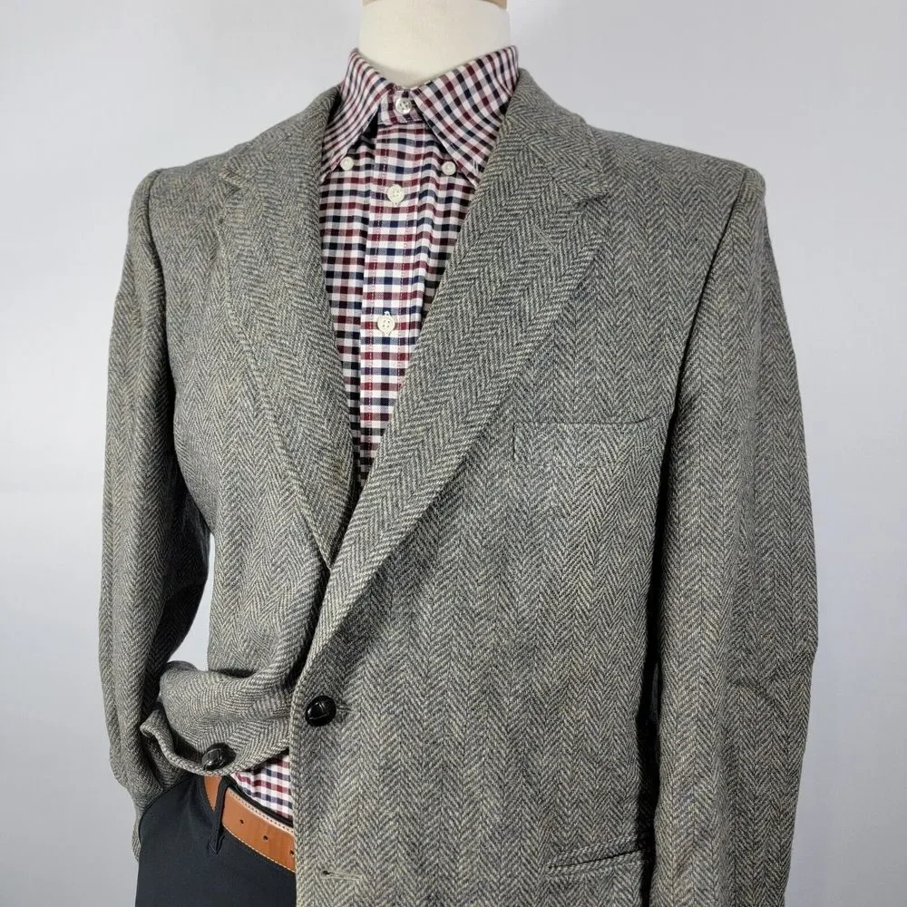 VTG Austin Manor Men's Tweed Sport Coat Blazer Two Button Gray‎ Herringbone 46L